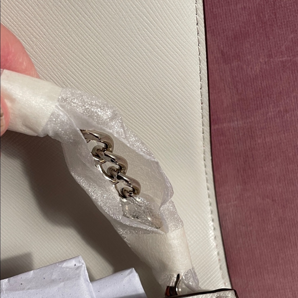 Kate Spade coral and cream purse nwt estate sale - Picture 3 of 8